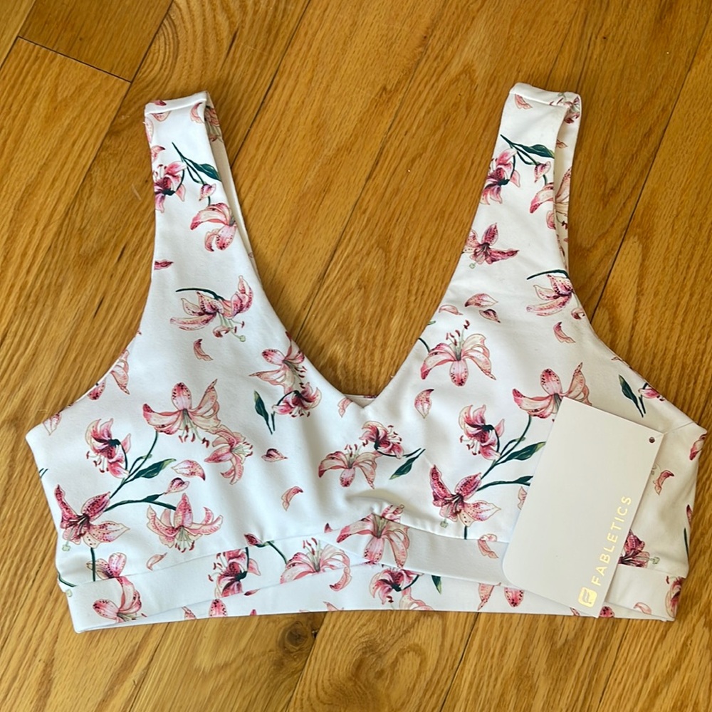 Fabletics Winn Sports bra - new with tags. Beautiful.